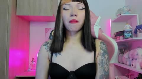 Lenna online show from 11/15/25, 04:10