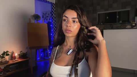 isis online show from 11/19/25, 10:32