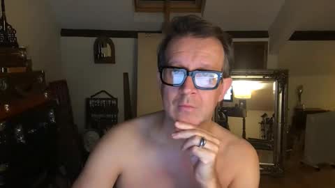 artisterotic online show from 11/06/25, 08:43