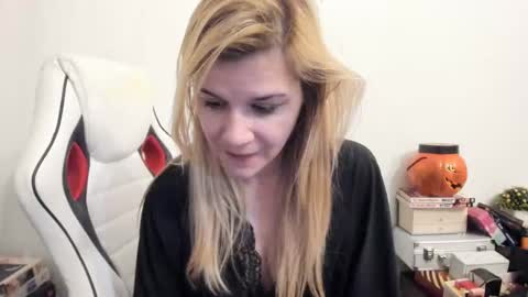 MIA online show from 02/01/25, 04:54