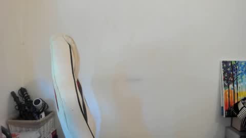 Snapshot of artsyandcraftsy_ chatting on 10/04/25, 10:02 MIA online show from 10/04/25, 10:02