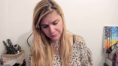 Snapshot of artsyandcraftsy_ chatting on 10/04/25, 10:08 MIA online show from 10/04/25, 10:08