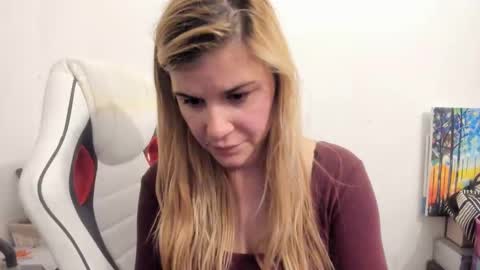 Snapshot of artsyandcraftsy_ chatting on 10/05/25, 10:40 MIA online show from 10/05/25, 10:40