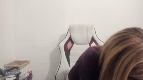 Snapshot of artsyandcraftsy_ chatting on 10/13/25, 07:14 MIA online show from 10/13/25, 07:14