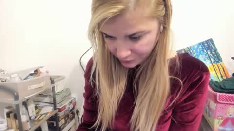 Snapshot of artsyandcraftsy_ chatting on 10/18/25, 11:05 MIA online show from 10/18/25, 11:05