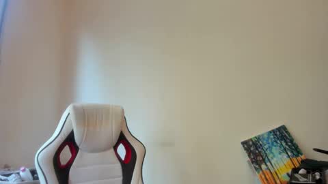 Snapshot of artsyandcraftsy_ chatting on 10/22/25, 08:58 MIA online show from 10/22/25, 08:58