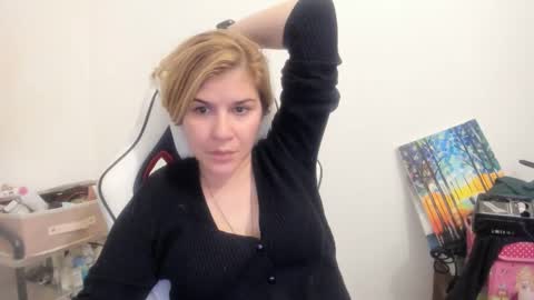 Snapshot of artsyandcraftsy_ chatting on 10/22/25, 09:03 MIA online show from 10/22/25, 09:03