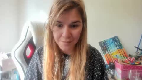 Snapshot of artsyandcraftsy_ chatting on 10/25/25, 12:02 MIA online show from 10/25/25, 12:02