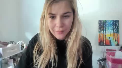 Snapshot of artsyandcraftsy_ chatting on 11/10/25, 11:42 MIA online show from 11/10/25, 11:42