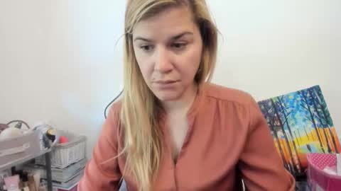 Snapshot of artsyandcraftsy_ chatting on 11/13/25, 10:36 MIA online show from 11/13/25, 10:36