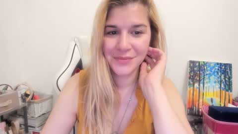 Snapshot of artsyandcraftsy_ chatting on 11/15/25, 11:32 MIA online show from 11/15/25, 11:32