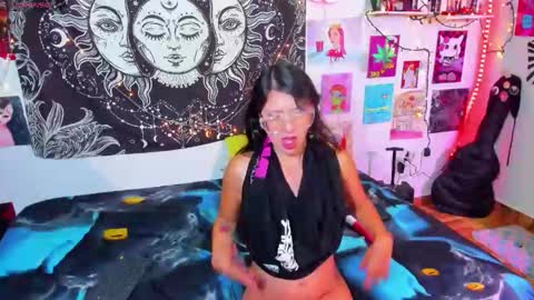 Snapshot of artsycherry chatting on 05/21/26, 03:24 Isabella Cherry online show from 05/21/26, 03:24