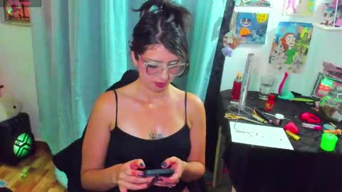 Snapshot of artsycherry chatting on 05/28/26, 04:54 Isabella Cherry online show from 05/28/26, 04:54