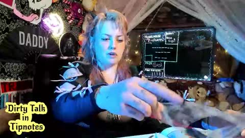 Snapshot of artsyheartsyy chatting on 03/28/26, 12:54 ArtsyHeartsyy online show from 03/28/26, 12:54
