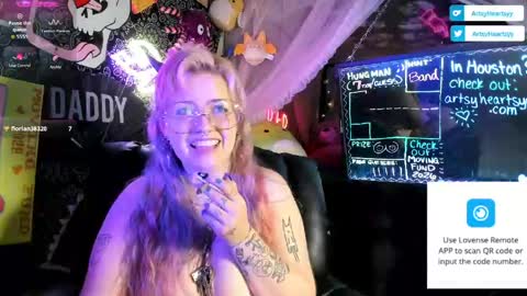 Snapshot of artsyheartsyy chatting on 04/14/26, 12:16 ArtsyHeartsyy online show from 04/14/26, 12:16