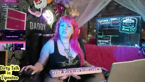 Snapshot of artsyheartsyy chatting on 06/05/26, 02:51 ArtsyHeartsyy online show from 06/05/26, 02:51