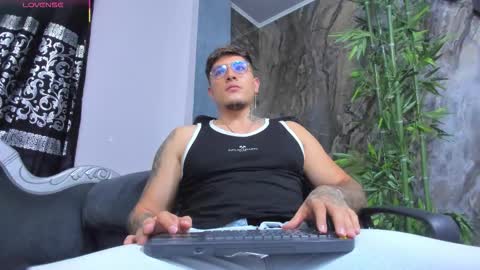 Snapshot of arturfrostt chatting on 12/05/25, 11:19 Artur online show from 12/05/25, 11:19