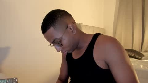 arwenss_bell online show from 09/15/25, 02:33