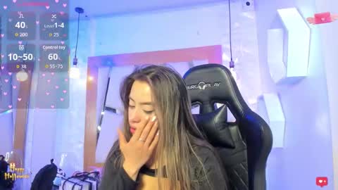 Snapshot of ary_cooper_ chatting on 11/13/25, 12:04 Ary Cooper online show from 11/13/25, 12:04