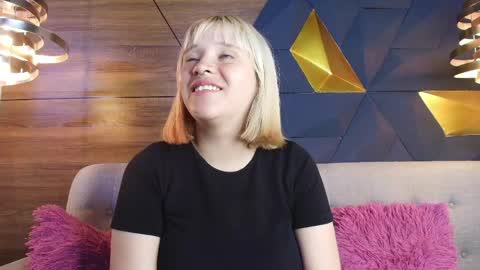 sofia online show from 06/08/26, 10:48
