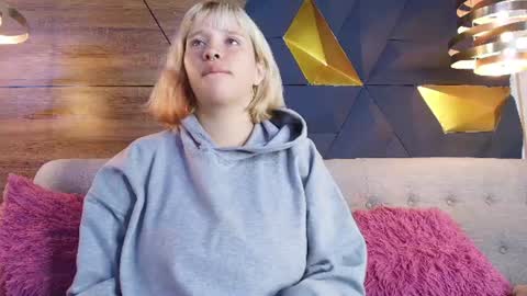 sofia online show from 06/10/26, 10:58
