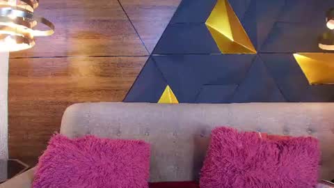 sofia online show from 06/12/26, 10:47