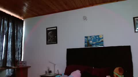   Independent Model online show from 06/18/26, 07:51