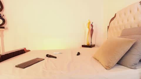 Snapshot of arya_02 chatting on 11/13/25, 11:09 Arya online show from 11/13/25, 11:09