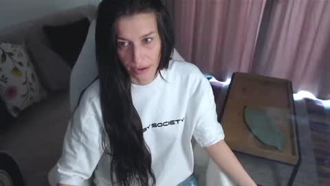 Snapshot of arya_anne chatting on 06/08/26, 05:52 Anna online show from 06/08/26, 05:52