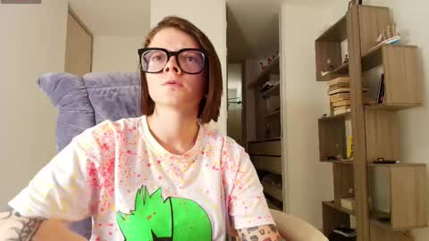 Snapshot of arya_starkw chatting on 09/21/25, 03:13 Ary 3 online show from 09/21/25, 03:13