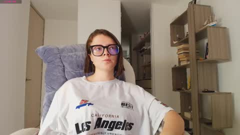 Snapshot of arya_starkw chatting on 09/24/25, 01:36 Ary 3 online show from 09/24/25, 01:36