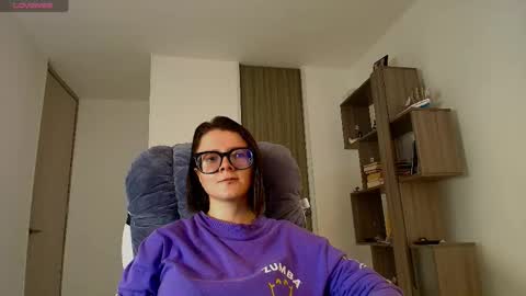 Snapshot of arya_starkw chatting on 11/14/25, 02:49 Ary 3 online show from 11/14/25, 02:49