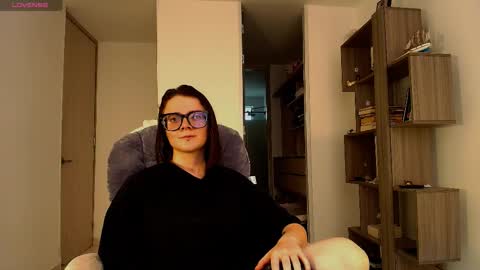 Snapshot of arya_starkw chatting on 11/26/25, 07:26 Ary 3 online show from 11/26/25, 07:26