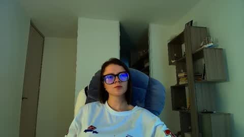 Snapshot of arya_starkw chatting on 11/30/25, 03:49 Ary 3 online show from 11/30/25, 03:49