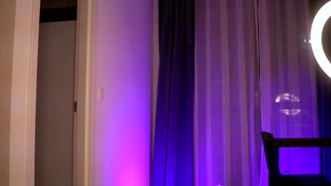 Lunaa  online show from 11/08/25, 06:51