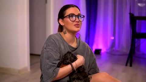 Lunaa  online show from 11/27/25, 07:27