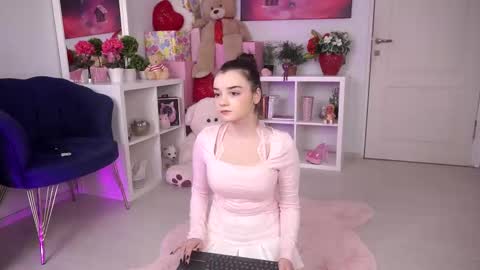 Snapshot of aryastarky chatting on 10/01/25, 09:37 Aria online show from 10/01/25, 09:37