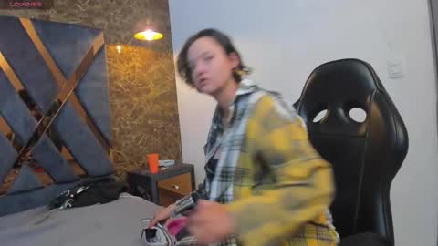 AsamiHattori  online show from 10/11/25, 11:09