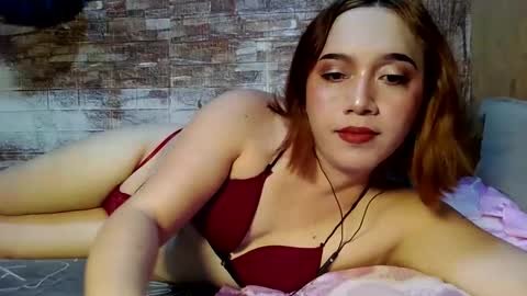 Dont ask for  any other payment method for show. I just accept tokens. online show from 11/11/25, 08:03