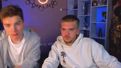 ash_raven_ online show from 09/16/25, 07:37