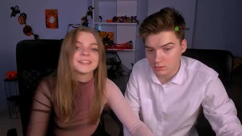 ash_raven_ online show from 10/27/25, 08:13