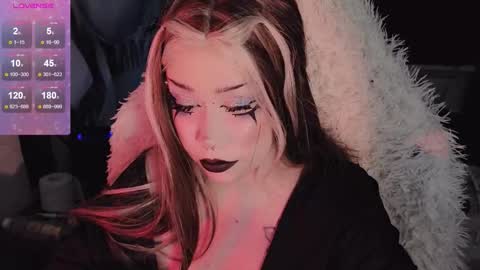 Snapshot of asha_nekooo chatting on 10/21/25, 11:27 Sasha next stream December 4st  at  0000- 0030 am German time online show from 10/21/25, 11:27