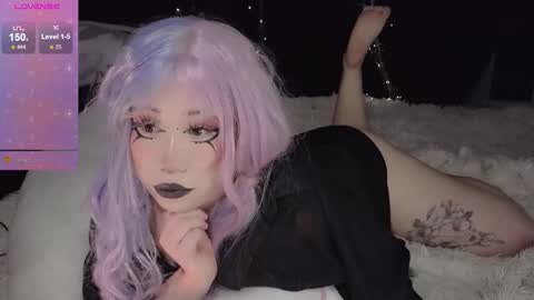 Snapshot of asha_nekooo chatting on 10/29/25, 10:44 Sasha next stream December 4st  at  0000- 0030 am German time online show from 10/29/25, 10:44