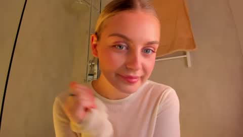 Snapshot of ashbunny_ chatting on 06/16/26, 07:16 your pretty Ashley online show from 06/16/26, 07:16