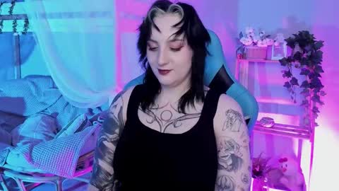 Snapshot of asheluck chatting on 10/08/25, 10:40 AshleyAshe online show from 10/08/25, 10:40