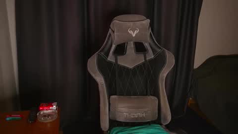 Snapshot of asher_88 chatting on 12/01/25, 01:05 Jerk Machine online show from 12/01/25, 01:05