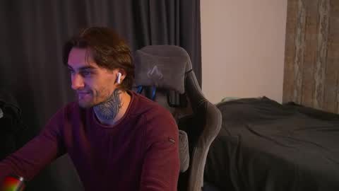 Snapshot of asher_88 chatting on 12/15/25, 04:17 Jerk Machine online show from 12/15/25, 04:17