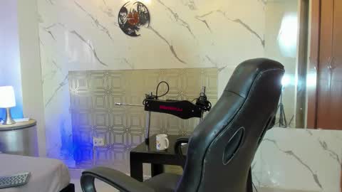 Snapshot of asher_lux chatting on 02/28/26, 05:14 Asher online show from 02/28/26, 05:14