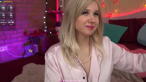 Snapshot of asherat69 chatting on 09/10/25, 05:46 Anna Anya online show from 09/10/25, 05:46