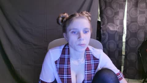 Snapshot of ashleewolfx chatting on 12/31/24, 01:04 Ashlee Wolf online show from 12/31/24, 01:04